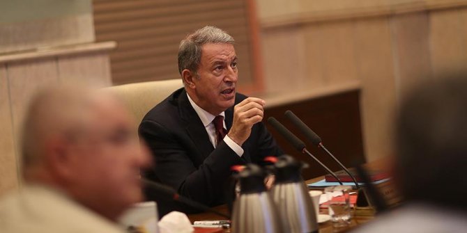 Hulusi Akar'dan Yunanistan'a sert uyarı: Antlaşmalar açıkça ihlal ediliyor