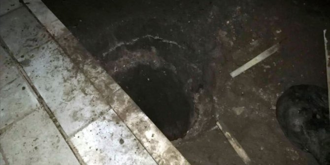 Tarihi caminin temelinde define aramışlar