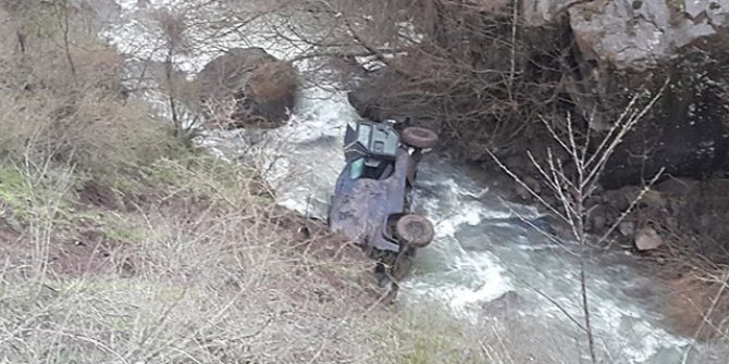 Giresun'da kahreden haber: Polis aracı dereye yuvarlandı Çok sayıda polis yaralandı