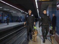 Başkent metrosunun 'sevimli' güvenlikçileri