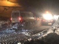 Gümüşhane'nin Zigana Dağı yolunda çığ düştü