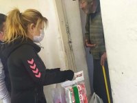 Gönüllü öğretmenlerden örnek davranış