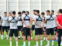 Konyaspor'un yeni teknik direktörü İsmail Kartal takımıyla ilk antrenmanına çıktı