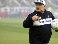 Arjantinli efsane futbolcu Maradona son yolculuğuna uğurlandı