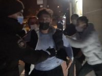 Kısıtlamayı ihlal eden boksör, gazetecinin burnunu kırdı