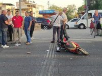 Bisiklet sürücüsüne çarpıp kaçan ehliyetsiz sürücü, kırık dikiz aynasından yakalandı
