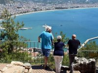 Türkiye'ye 180 ülkeden ziyaretçi geliyor