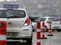 Sürücü adaylarını en çok 'düz vites' ve 'park etme' zorladı