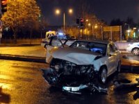Ankara'da otomobiller çarpıştı: 2 yaralı