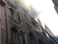 Beyoğlu'nda 5 katlı binada yangın: 4 ölü