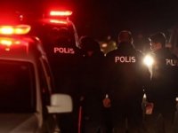 Denetimden kaçan otomobil polise çarptı
