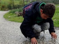 Okula yürüyerek gitmek istiyor