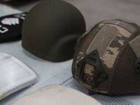 Avrupalı askeri 'Türk miğferi' koruyor
