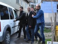 Top oynayan çocuklara sinirlenip dehşet saçtı!