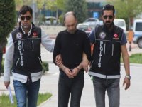 Suriyeli baba uyuşturucuyu çocuğunun üzerine sarmış