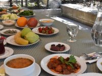 Sağlık Bakanlığından örnek sahur ve iftar sofrası