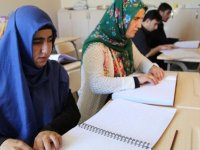Parmak uçlarıyla mukabele yapıyorlar