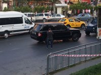 Okmeydanı'nda lüks cipe silahlı saldırı