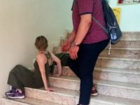Oy kullanmaya yetişemeyen kadın baygınlık geçirdi