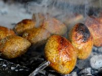Mangalda içli köfte ilgi görüyor