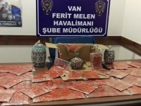 Havalimanında afyon sakızı ile yakalandılar
