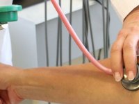 Orta yaşlarda yüksek tansiyon, yaşlılıkta beyin sağlığını olumsuz etkiliyor