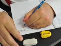 Dünyada 781 milyon yetişkin okuma yazma bilmiyor