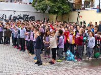 Derse dans ve egzersizle başlıyorlar