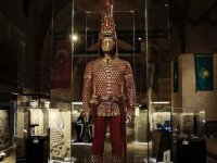 'Altın Elbiseli Adam'ın Türkiye yolculuğu sona eriyor