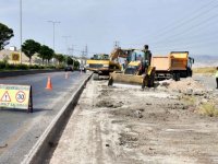 Ankara Büyükşehir Belediyesi 20 iş makinesiyle Ayaş Yolu çalışmalarını sürdürüyor