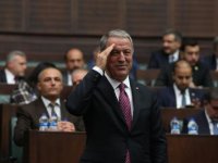 Hulusi Akar'dan 'asker selamı'