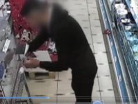 Ulus'ta telefon hırsızı kameraya yakalandı