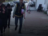 İki kadın yardım istedikleri sürücünün çantasını çaldı