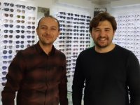 Optik yetkilisinden uyarı: Pahalı gözlük camı anlatılıp ucuzu satılıyor