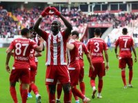 Lider Sivasspor sahasında kazandı