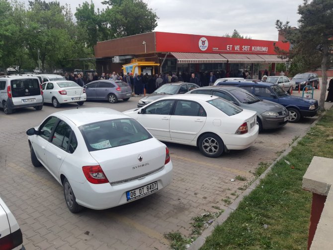 Et ve Süt Kurumu'ndaki ucuz ete büyük ilgi!