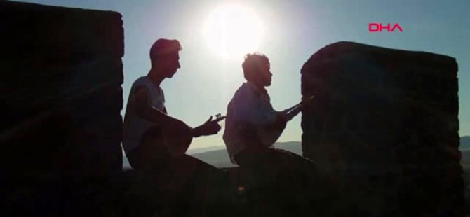 Bağlama kursiyerlerinden 15 Temmuz klibi