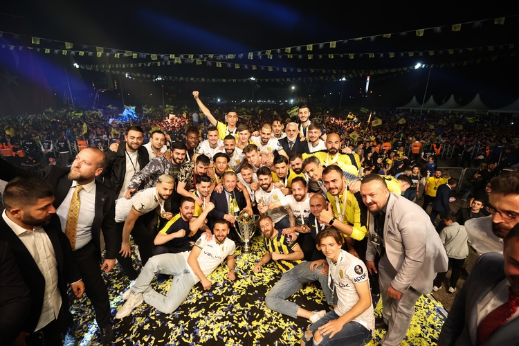 MKE Ankaragücü, şampiyonluk kupasını aldı galerisi resim 4