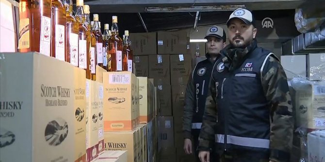 Ankara'da 10 bin 404 şişe sahte içki ele geçirildi