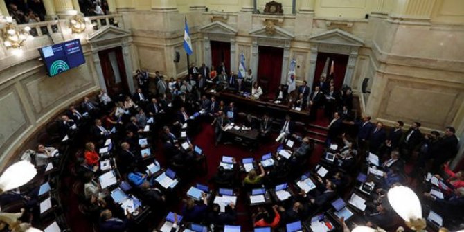 Arjantin'de milletvekillerine 180 gün maaş verilmeyecek