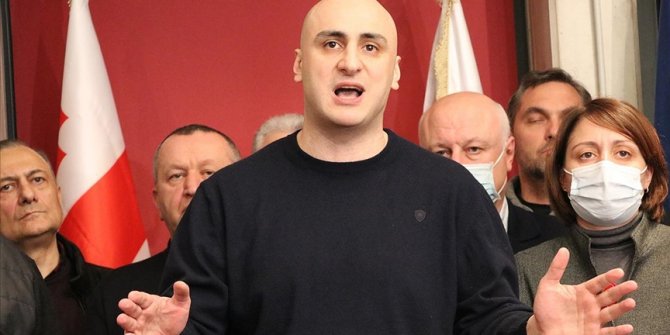 Gürcistan'da ana muhalefet liderinin tutuklanma kararı tepkiyle karşılandı