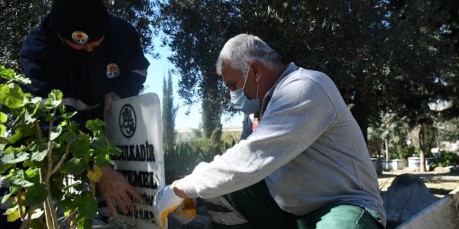 Adana'da aralarında şehit kabirlerinin bulunduğu tahrip edilen 79 mezar onarılıyor