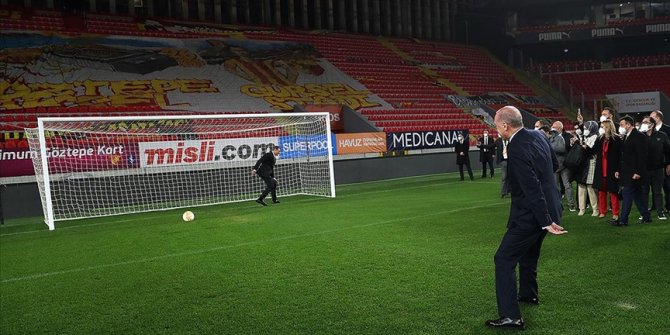 Cumhurbaşkanı Erdoğan'dan 'Durmak yok, gollere devam' paylaşımı