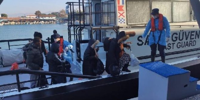 İzmir'de 33 kaçak göçmen kurtarıldı