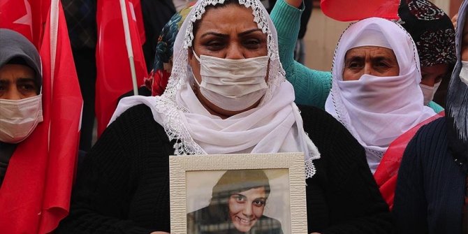 Diyarbakır'da evlat nöbetine katılan anne Aymaz: Çocuğumu PKK'dan istiyorum. Bu nasıl bir vicdan ve merhamettir?