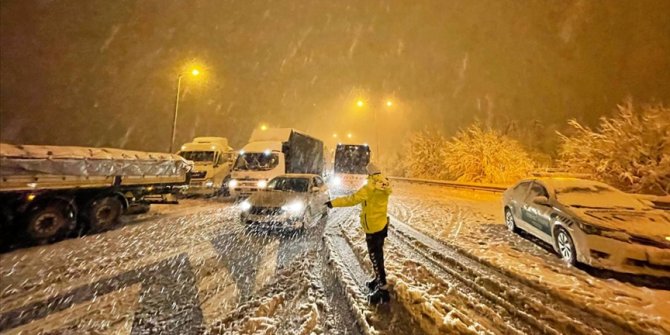 İstanbul-Ankara D-100 Devlet Yolu her iki yönde tüm araçlar için trafiğe açıldı