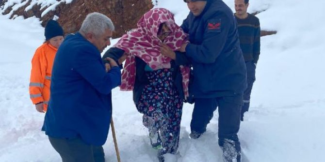 Kar nedeniyle mahsur kalan kalp hastası için ekipler seferber oldu
