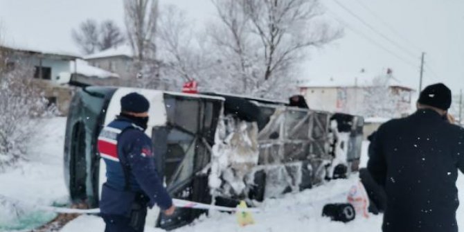 Çorum'da yolcu otobüsü devrildi: 14 yaralı