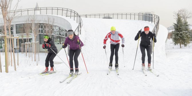 Başkent Millet Bahçesi, ziyaretçilere kayak keyfi yaşattı