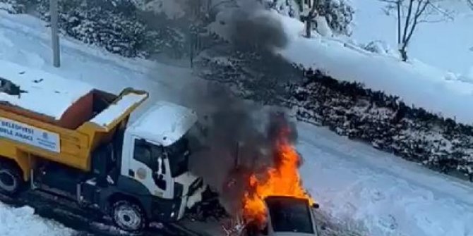 Başakşehir'de otomobil yangınına giden ekibin zor anları